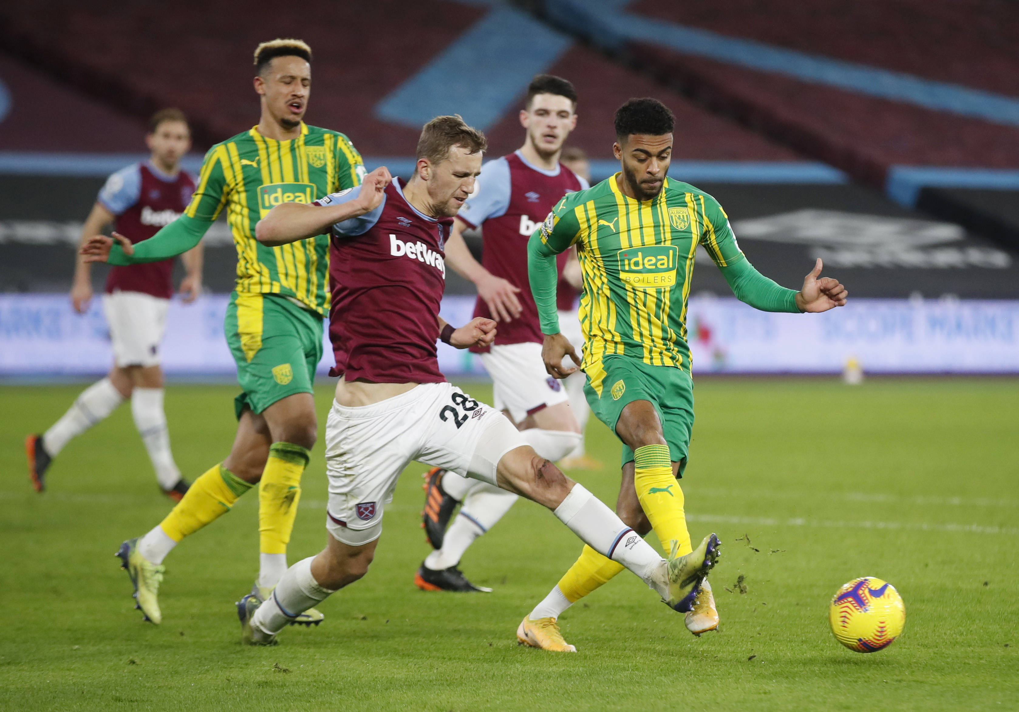 看过英超的都知道，这个后卫除了防守都挺强的。皇马....