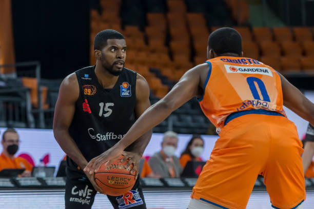 面对罚球时 面对罚球时