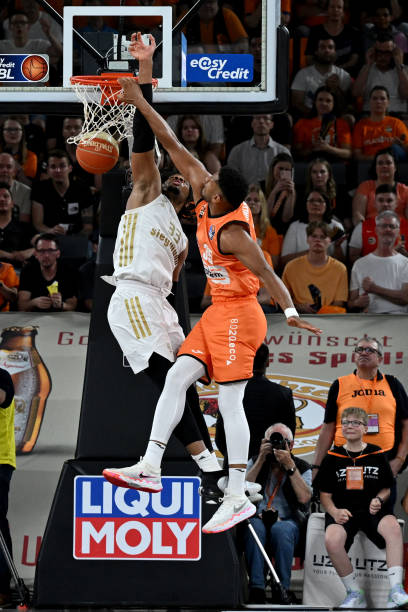 杨瀚森联合试训动态：获更多球队面试邀请 自称5v5攻防将更积极主动