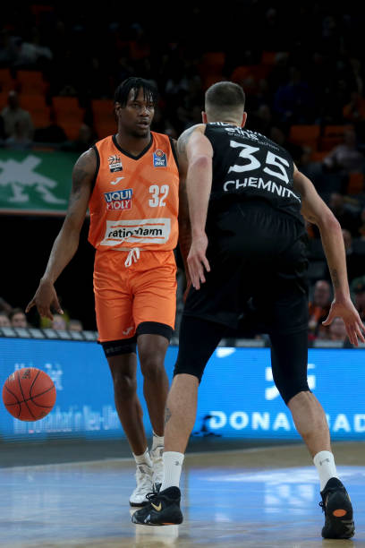 神操作！曼联1050万天价年薪续约桑乔！挫败球员经纪团队阴谋！